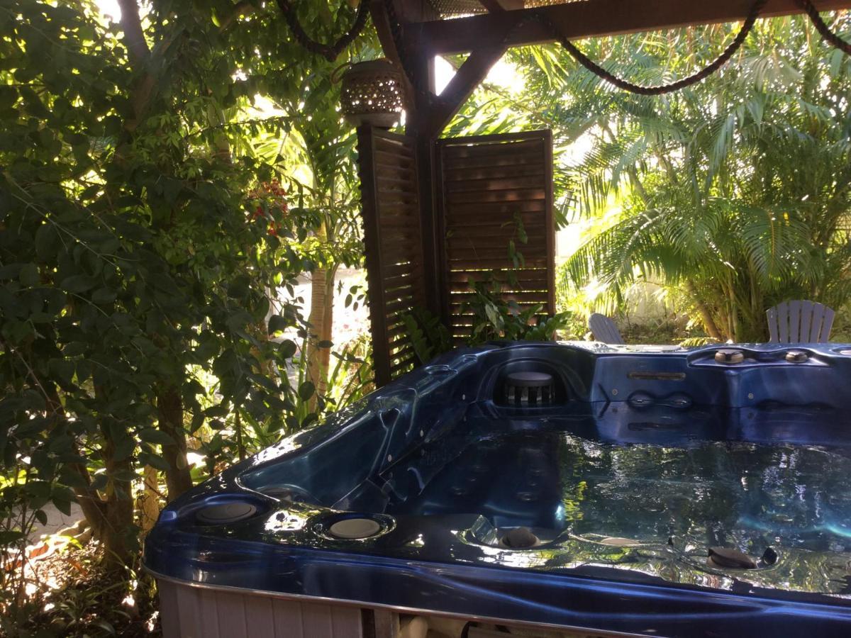 Les Nuits Galantes Mandevilla Maison Privee Avec Jacuzzi Saint-Francois  Esterno foto